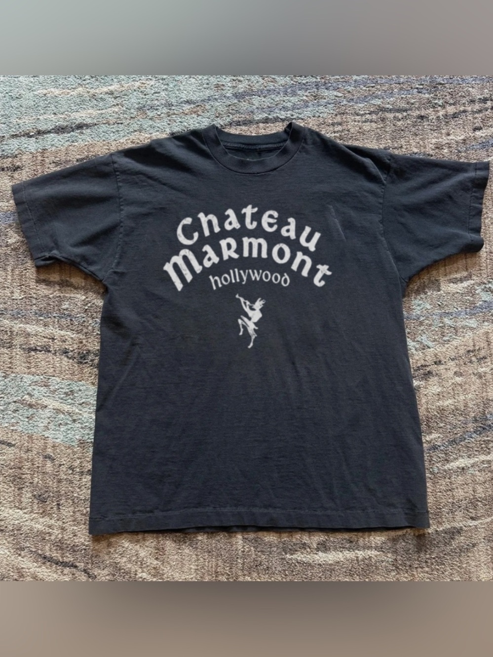 Gildan Chateau Marmont black Graphic Tee